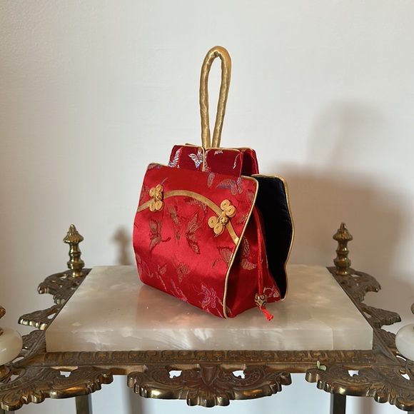 SOLD Y2K Takeout Clutch - Picture 4 of 6